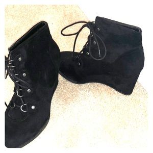 Madden girl lace up booties!